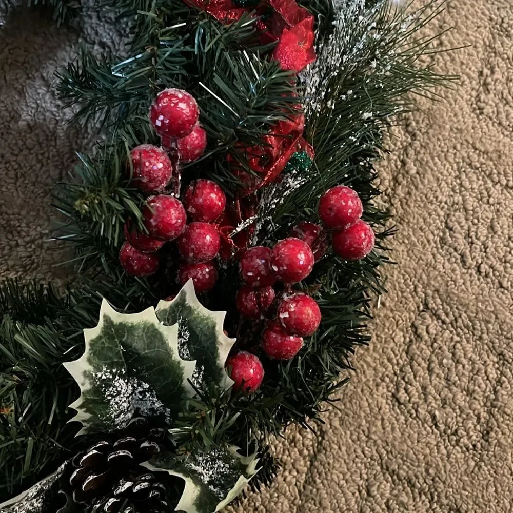 Handcrafted Christmas Wreath w/Pine Cone & Berries